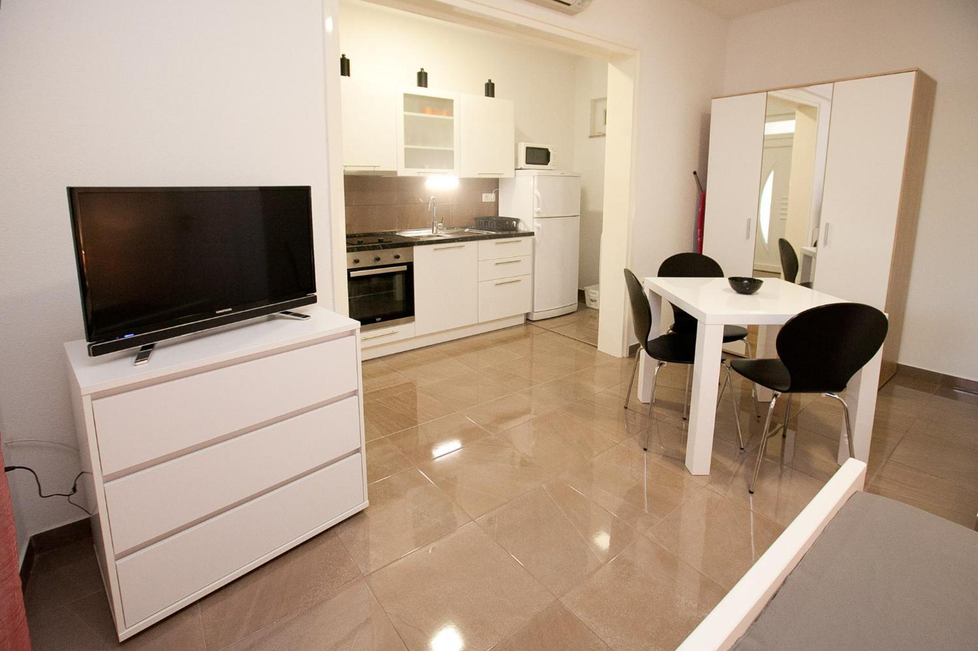 Appartement 2 *